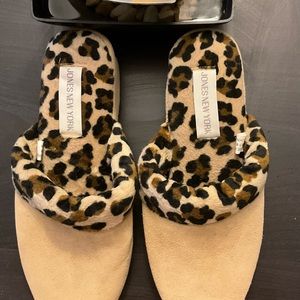 Women slippers